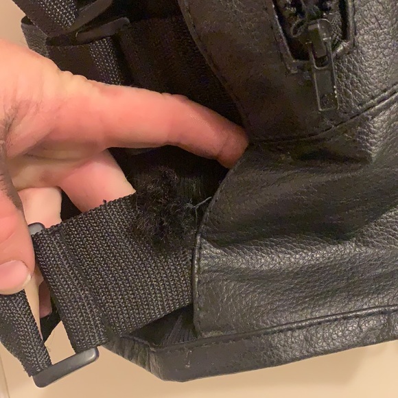 Black rocky mtn hides vest - Picture 3 of 3